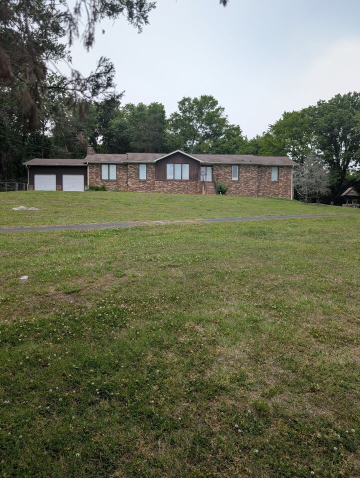 Property Photo: 152 Snug Harbor Dr TN 37075