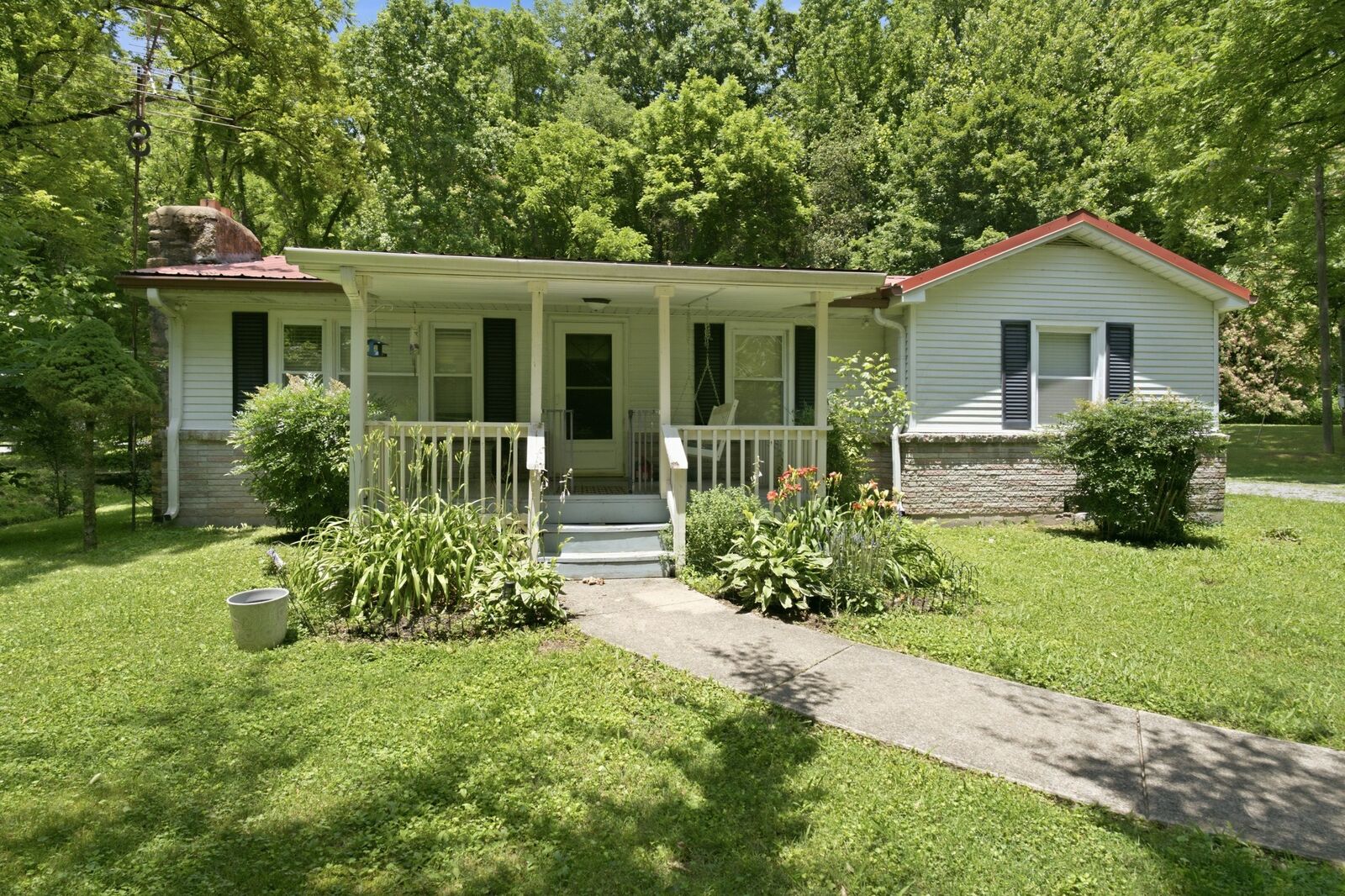 Property Photo: 1821 Little Marrowbone Rd TN 37015
