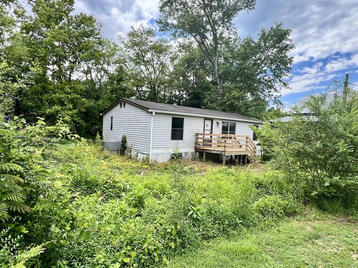 Property Photo: 110 Hinkle Hill St E TN 37020