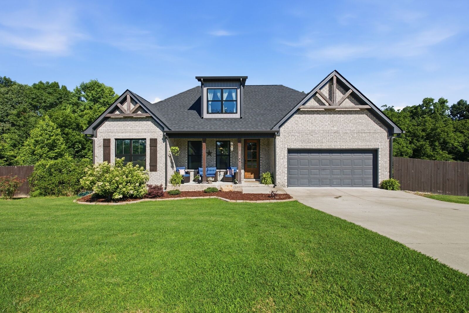Property Photo:  214 Mary Alice Dr  TN 38468 