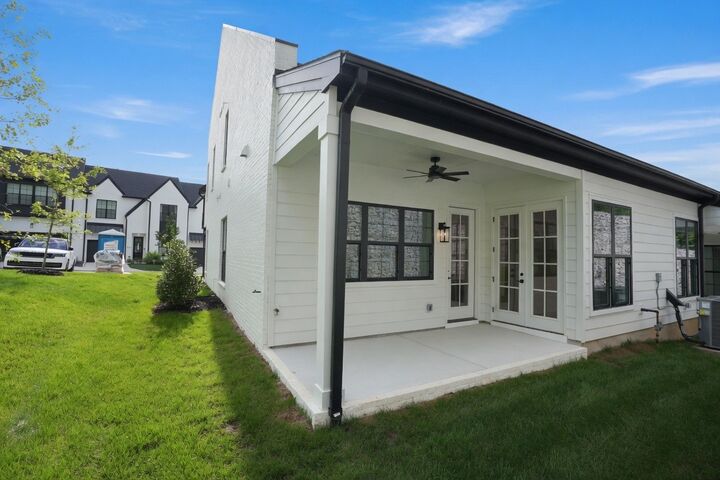 Property Photo: 125 Shadow Springs Dr 125 TN 37027