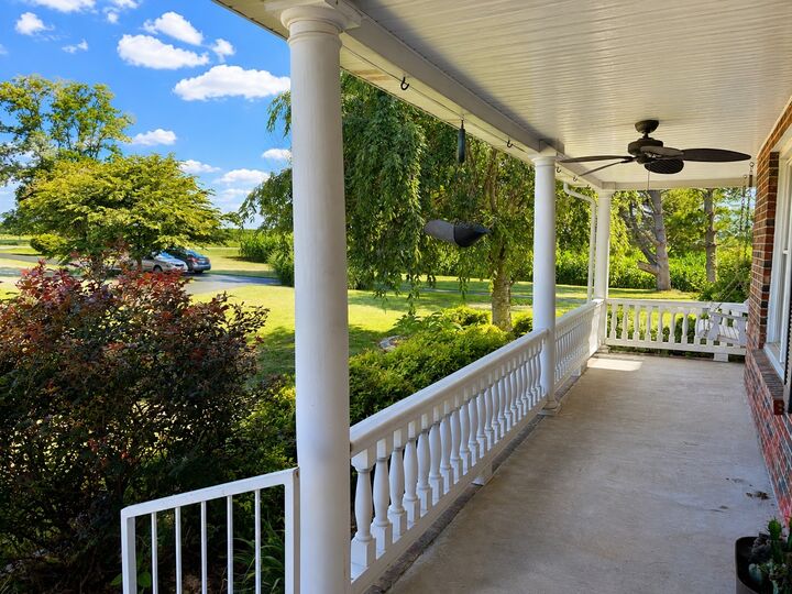 Property Photo: 10814 Clarksville Rd KY 42265