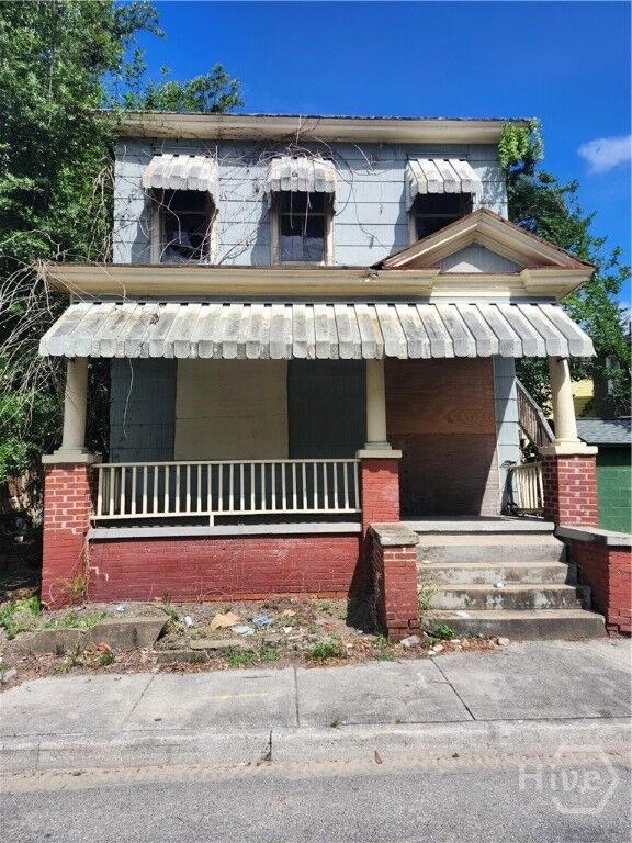 Property Photo:  2120 Harden Street  GA 31415 