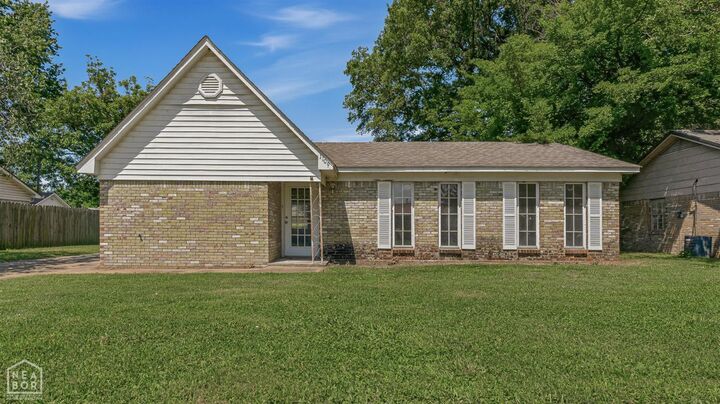 Property Photo:  1109 Leawood Street  AR 72315 