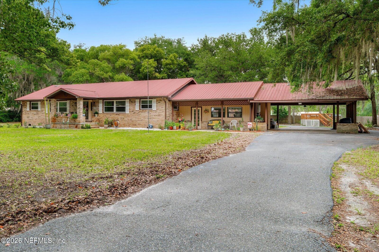 Property Photo:  500 Walnut Street  FL 32193 