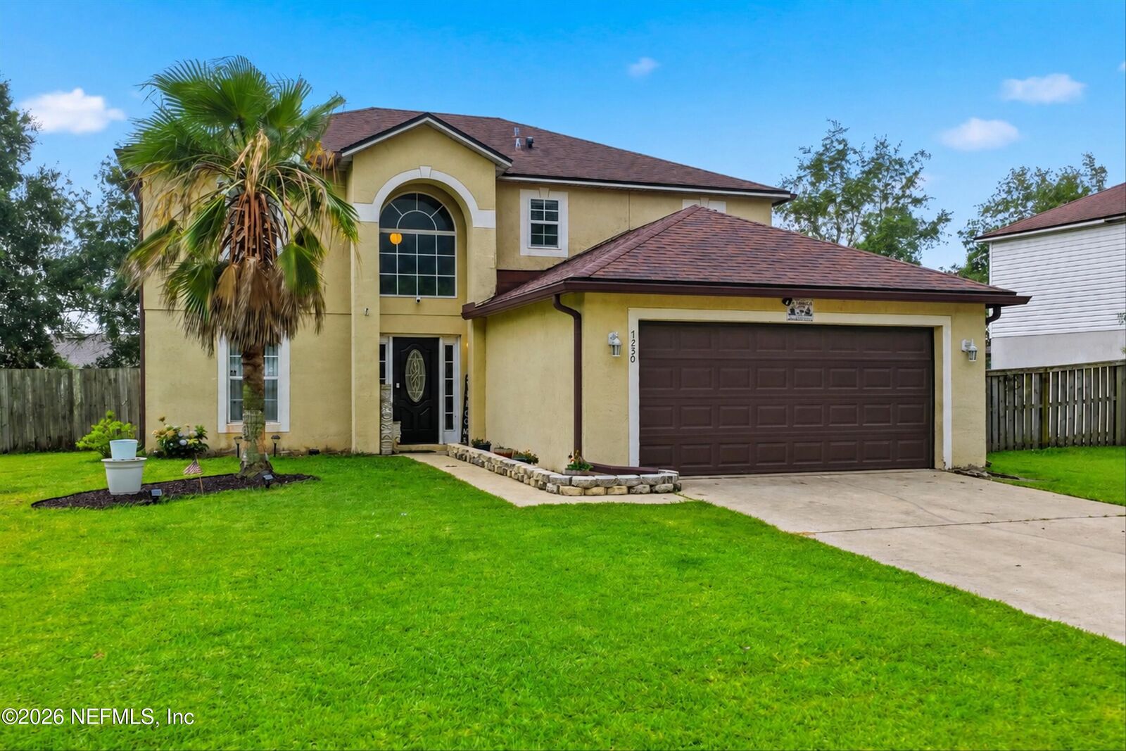 Property Photo: 7250 Oxfordshire Avenue FL 32219