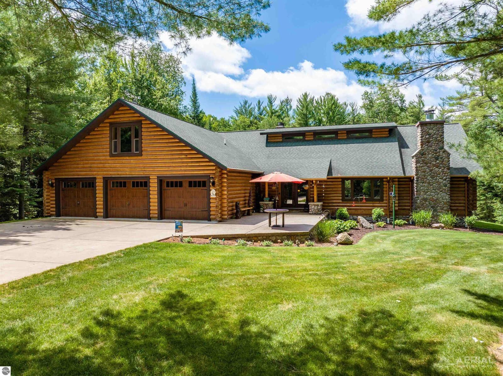 Property Photo:  1840 Nor-Wyn Drive  MI 48661 