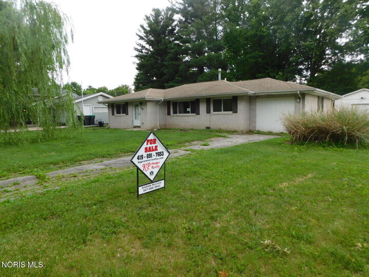 Property Photo:  109 S Munson Road  OH 43558 