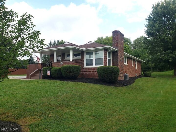 Property Photo:  8157 Warren Sharon  OH 44438 