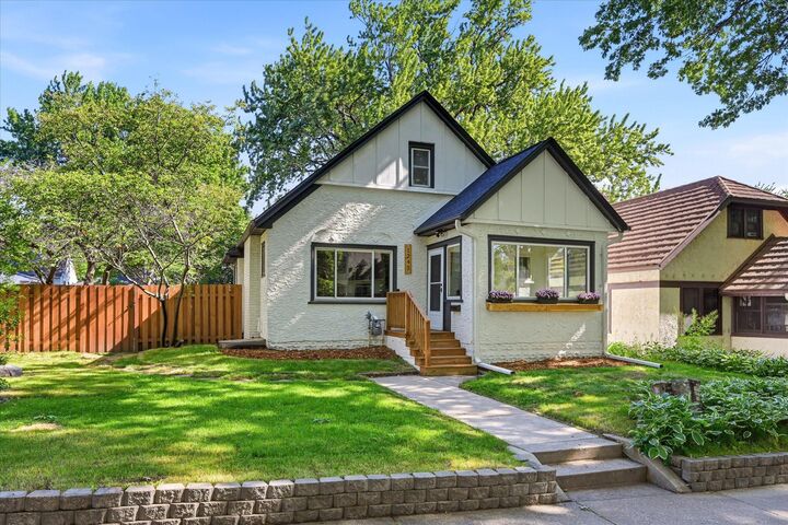Property Photo: 1245 Jefferson Avenue MN 55105