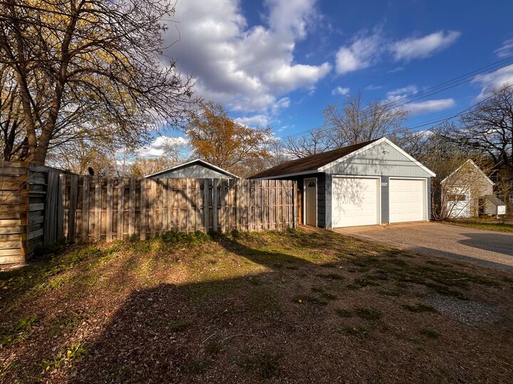 Property Photo:  1117 8th Avenue SE  MN 56304 