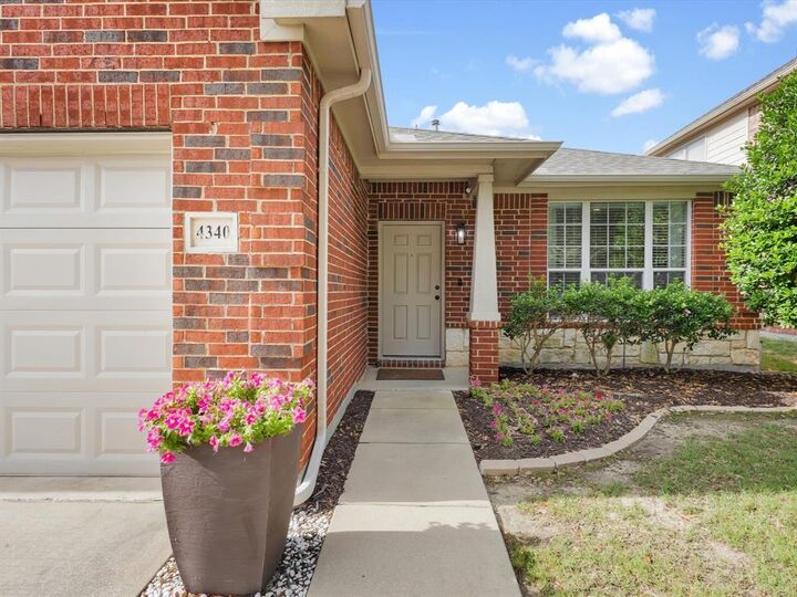 Property Photo: 4340 Summer Star Lane TX 76244