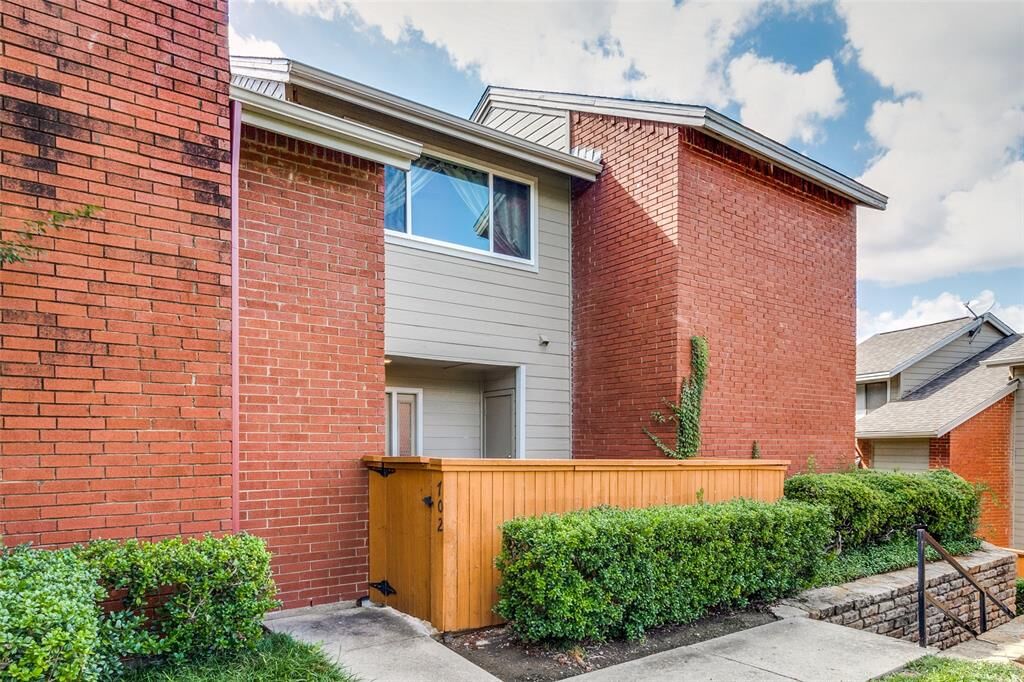 Property Photo: 8404 Forest Lane 702 TX 75243