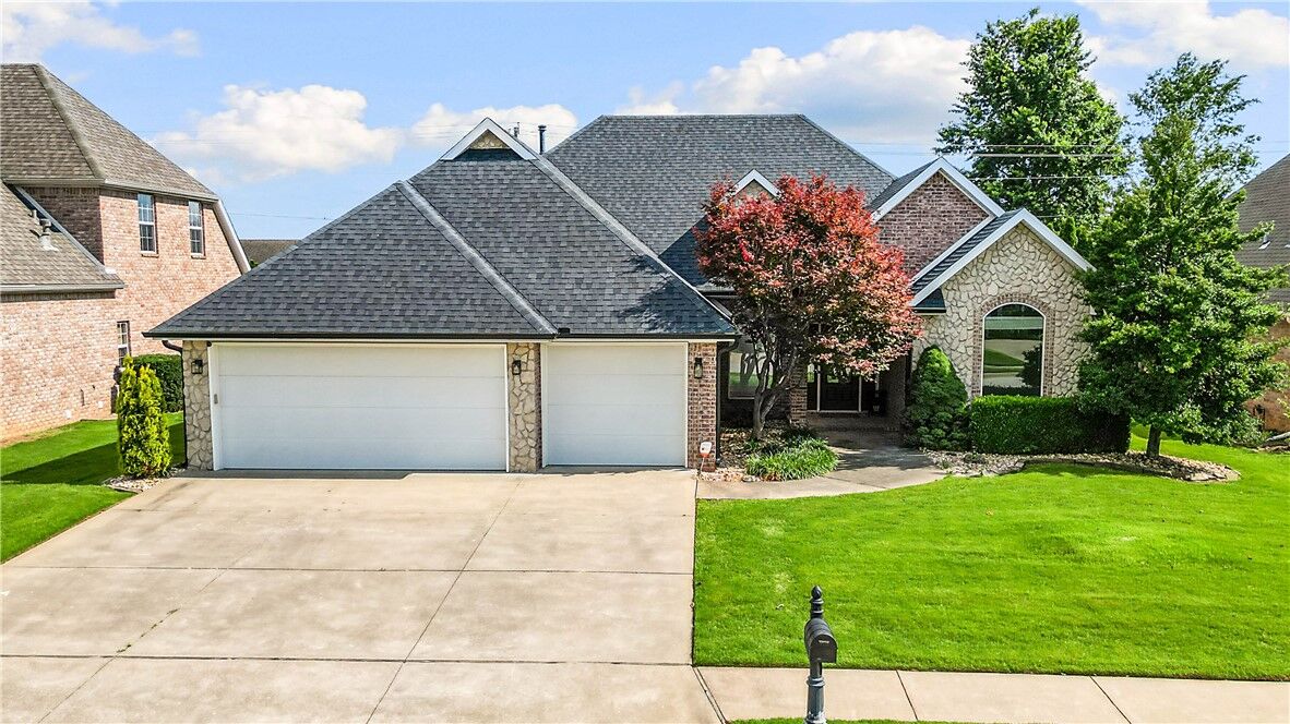 Property Photo:  6604 W Braebourne Drive  AR 72758 
