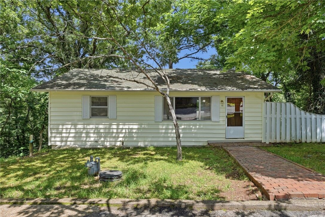 Property Photo:  16 College Street  AR 72632 