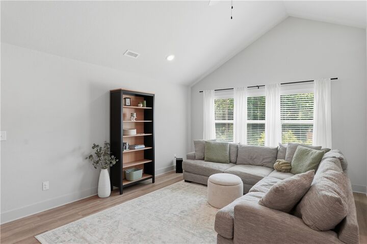 Property Photo:  6 Exminster Lane  AR 72714 
