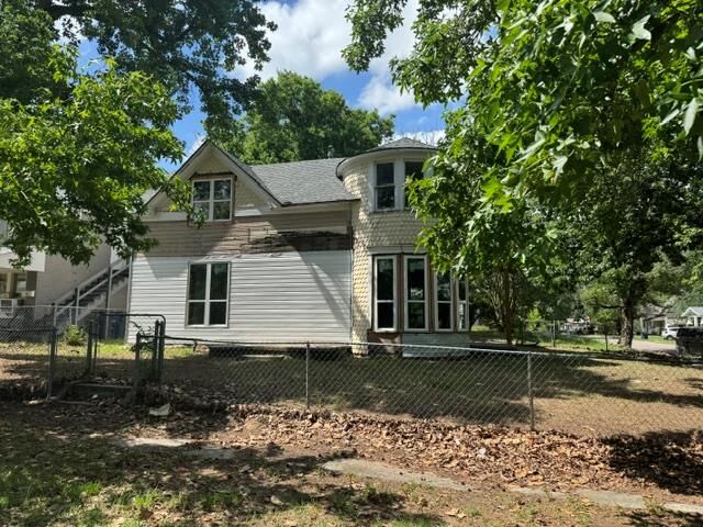 Property Photo: 602 N Bell Avenue OK 74801