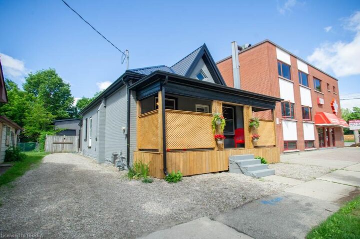 Property Photo:  150 Pearl Street  ON N3T 3P4 