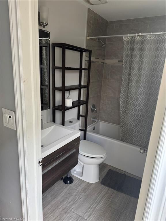 Property Photo:  61 Waterloo Drive  ON N2H 3V1 