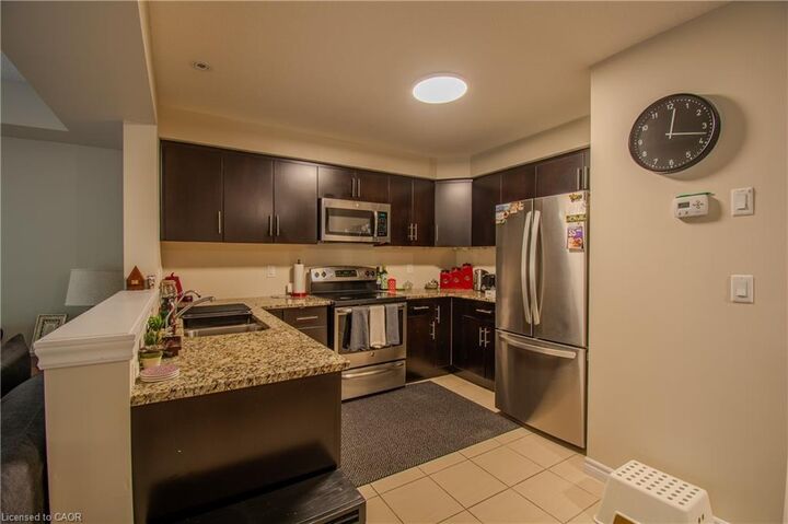 Property Photo:  635 Saginaw Parkway 10  ON N1T 0C1 