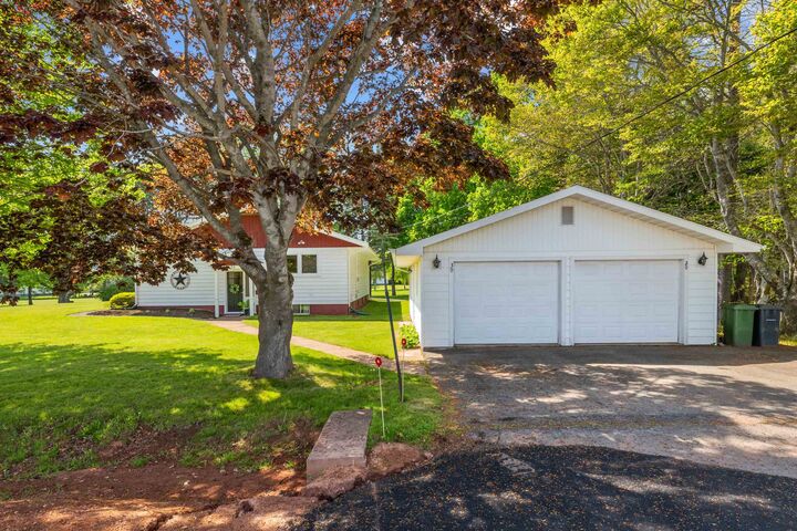 Property Photo:  30 Birchwood Heights  PE C1N 4C3 