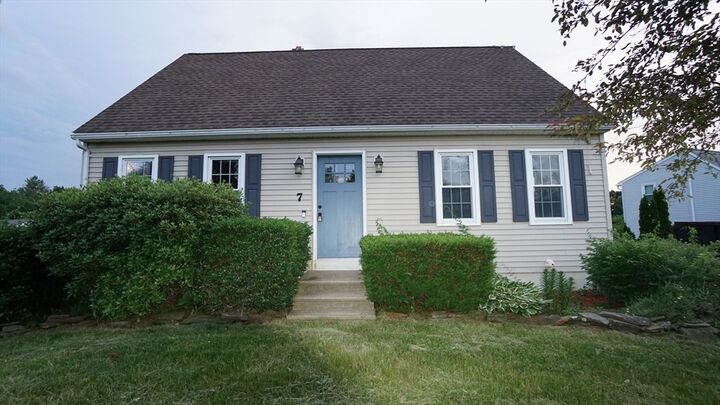 Property Photo: 7 Rolling Ridge Rd MA 01543