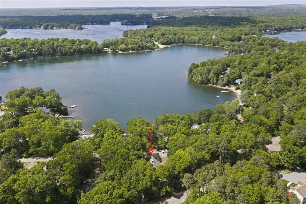 Property Photo:  131 Lakeview Blvd  MA 02360 