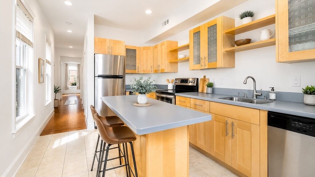 Property Photo:  9 Auburn Street 2  MA 02129 