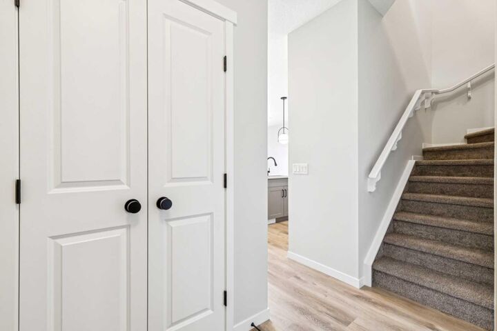 Property Photo: 30 Hotchkiss Gardens SE AB T3S 0T5
