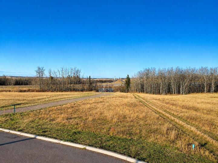 Property Photo:  5135 40 Avenue Lot 12  AB T4G 1Z1 