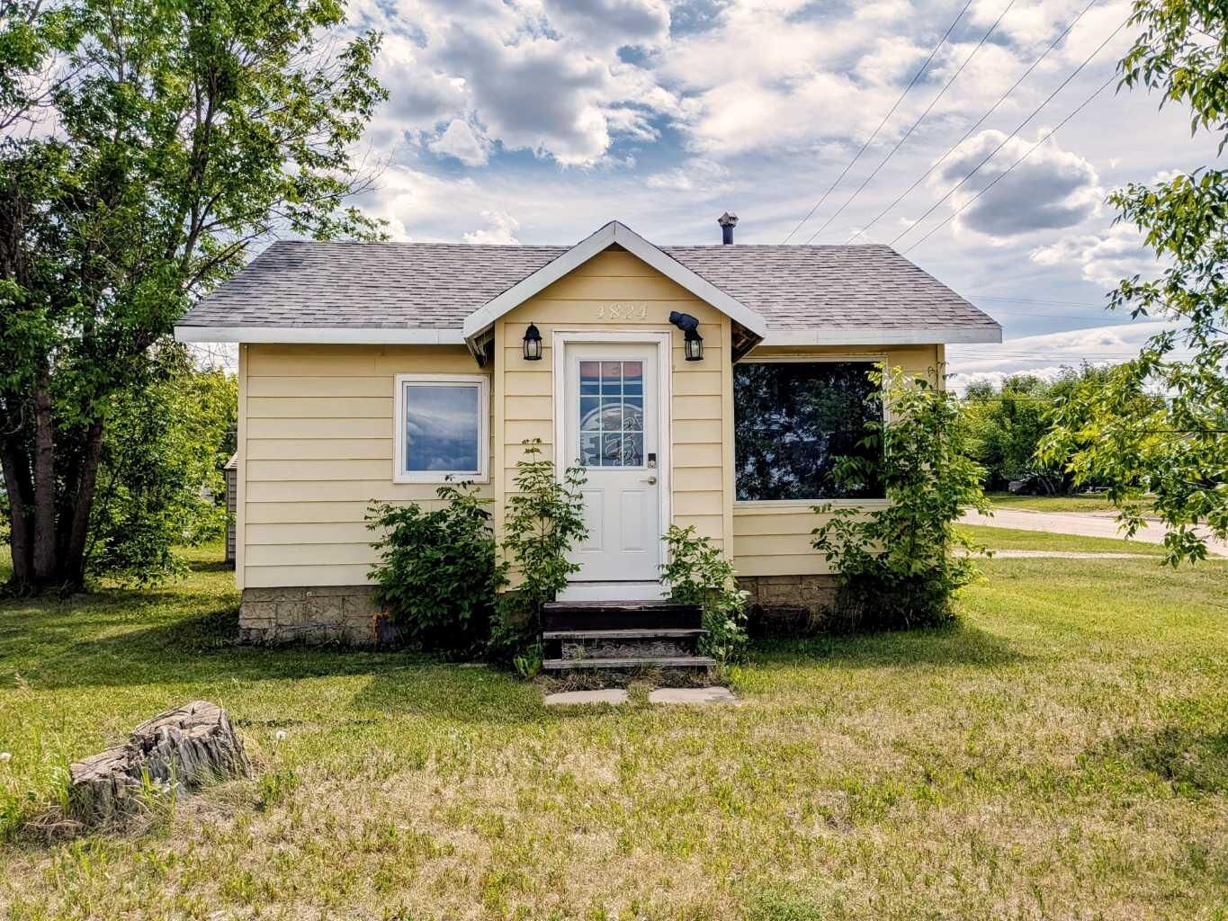 Property Photo: 4824 47 Avenue AB T0H 3G0