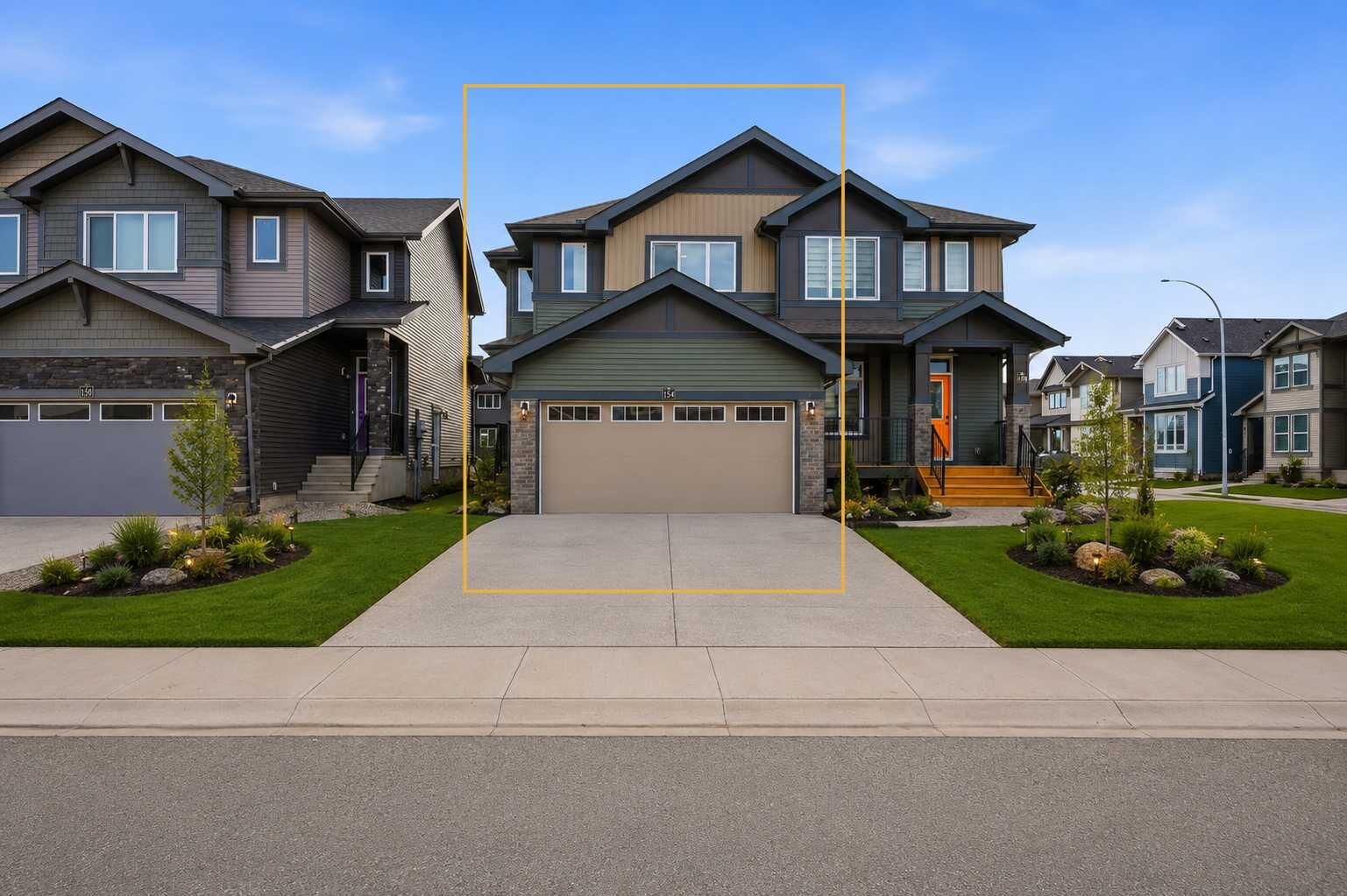 Property Photo:  154 Belvedere Crescent SE  AB T2A 7Y5 