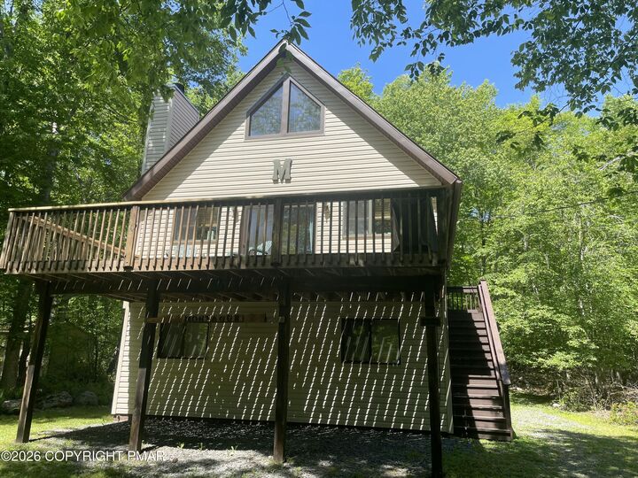 Property Photo: 15 Thornhurst C C E Secii L Drive PA 18424