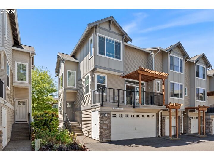 Property Photo: 724 NW 118th Ave 101 OR 97229