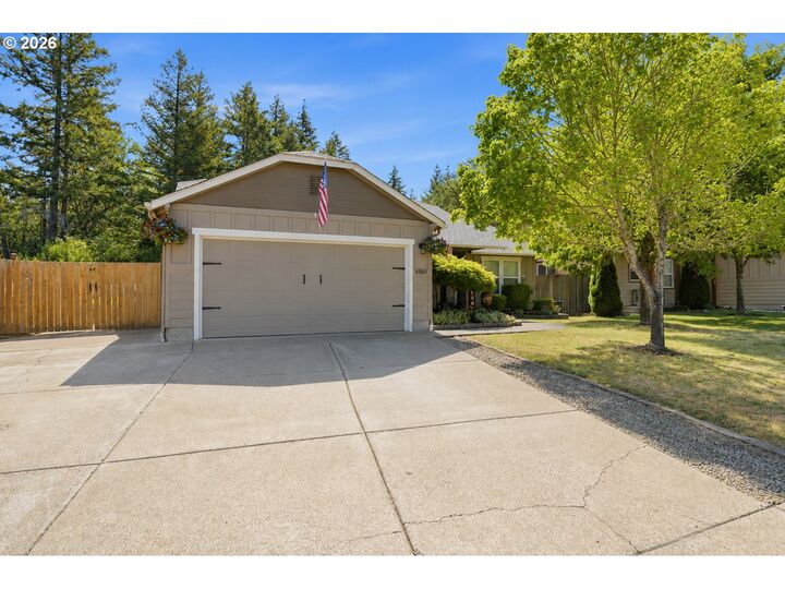 Property Photo:  87607 Halcyon Dr  OR 97487 
