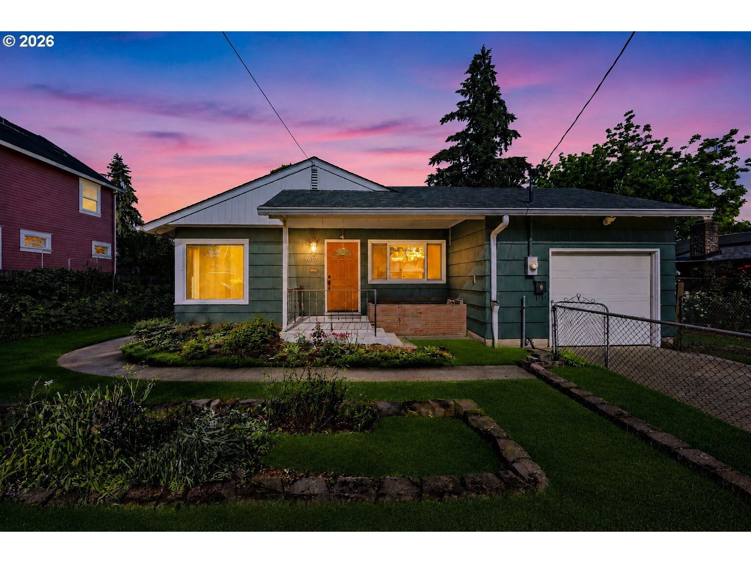 Property Photo:  9619 N Exeter Ave  OR 97203 
