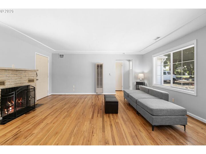 Property Photo: 8506 SE Mill St OR 97216