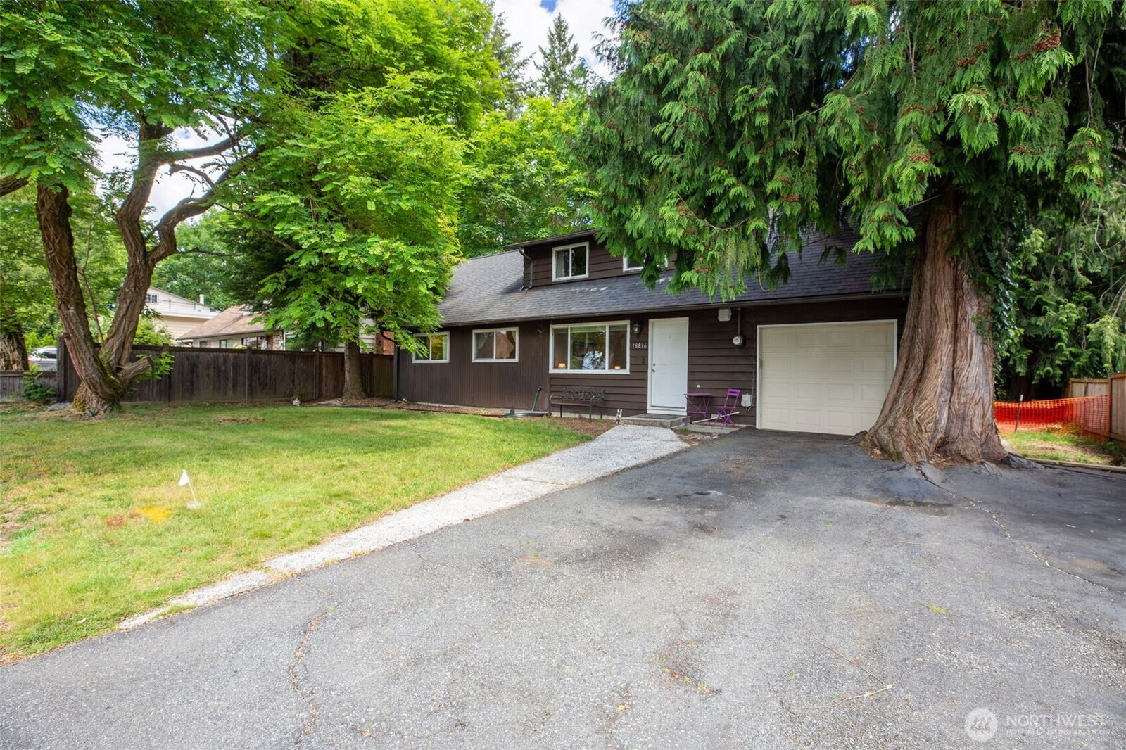 Property Photo: 18816 89 Avenue NE WA 98011