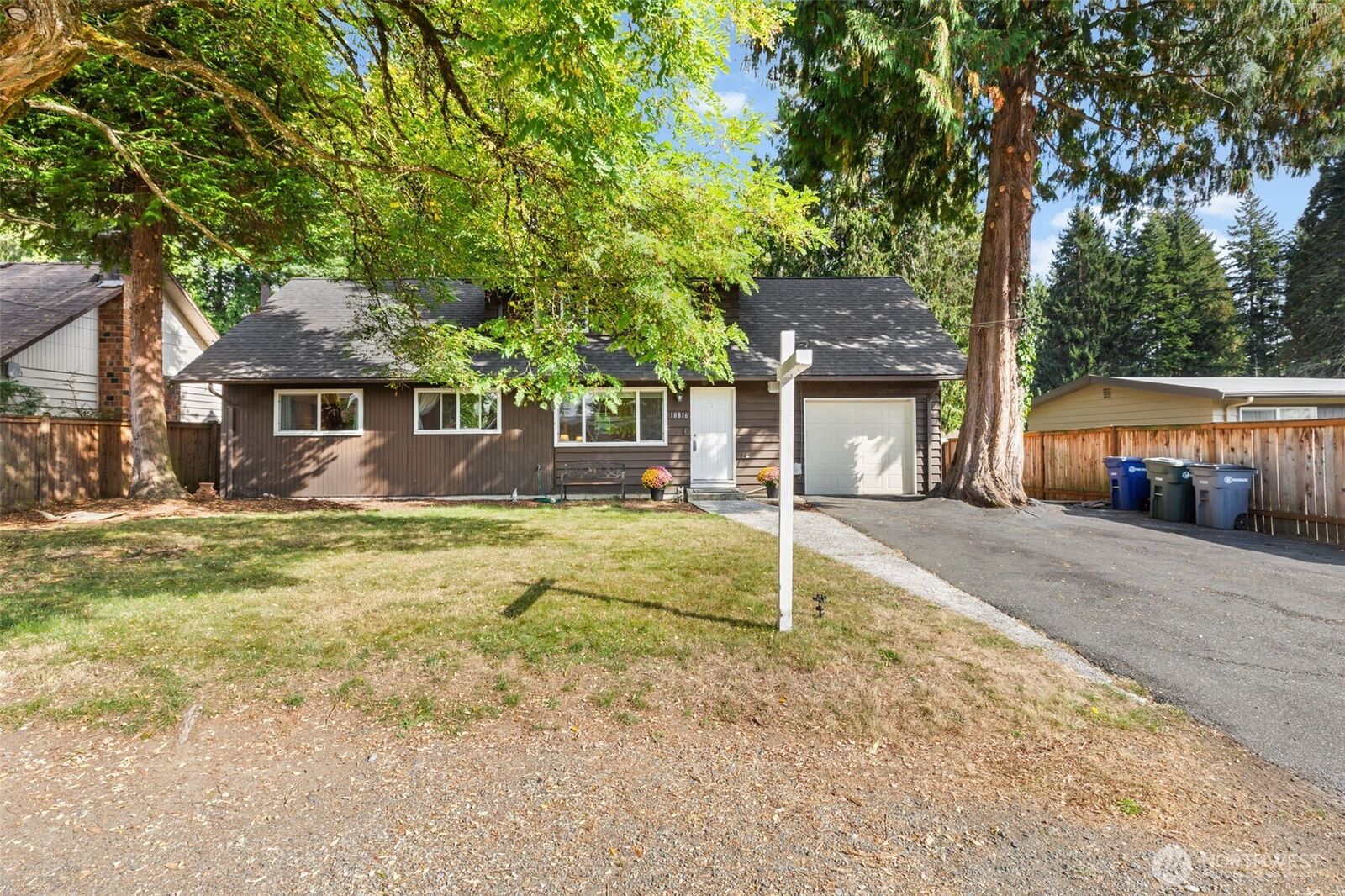 Property Photo: 18816 89 Avenue NE WA 98011