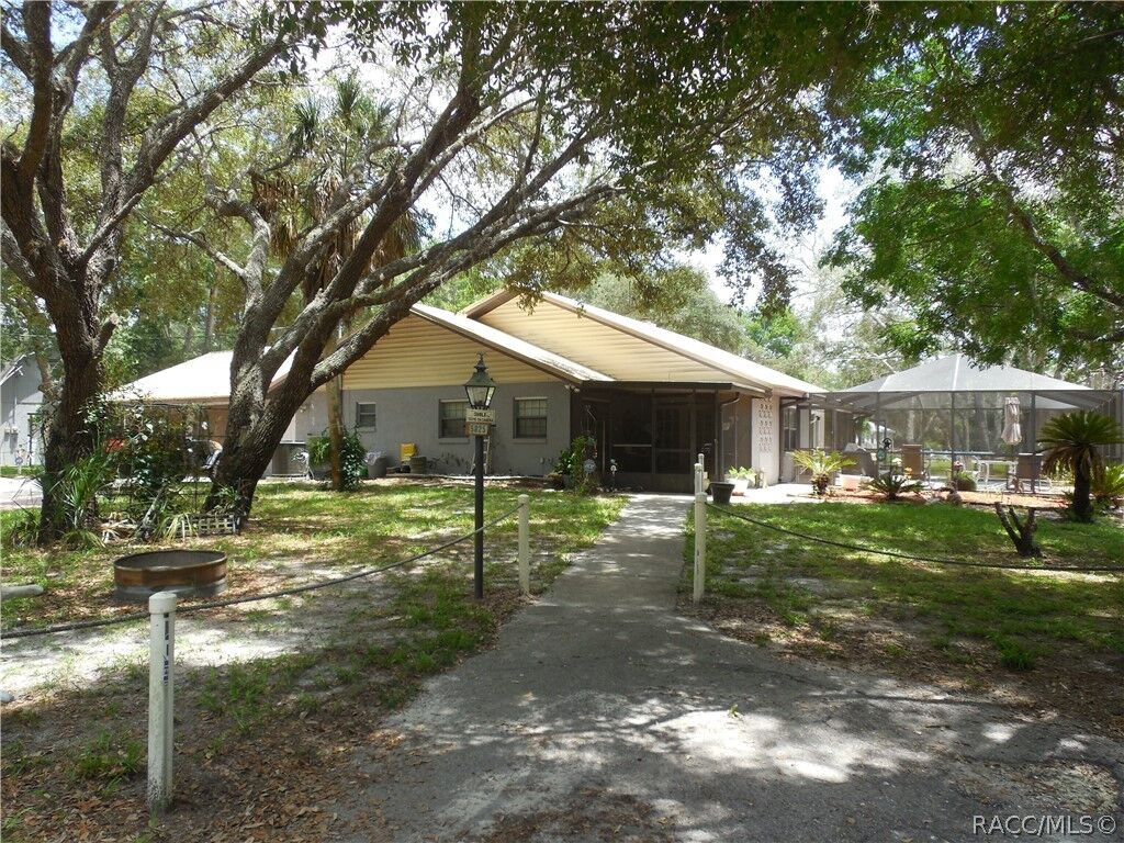 Property Photo: 5825 S Bob White Drive FL 34446