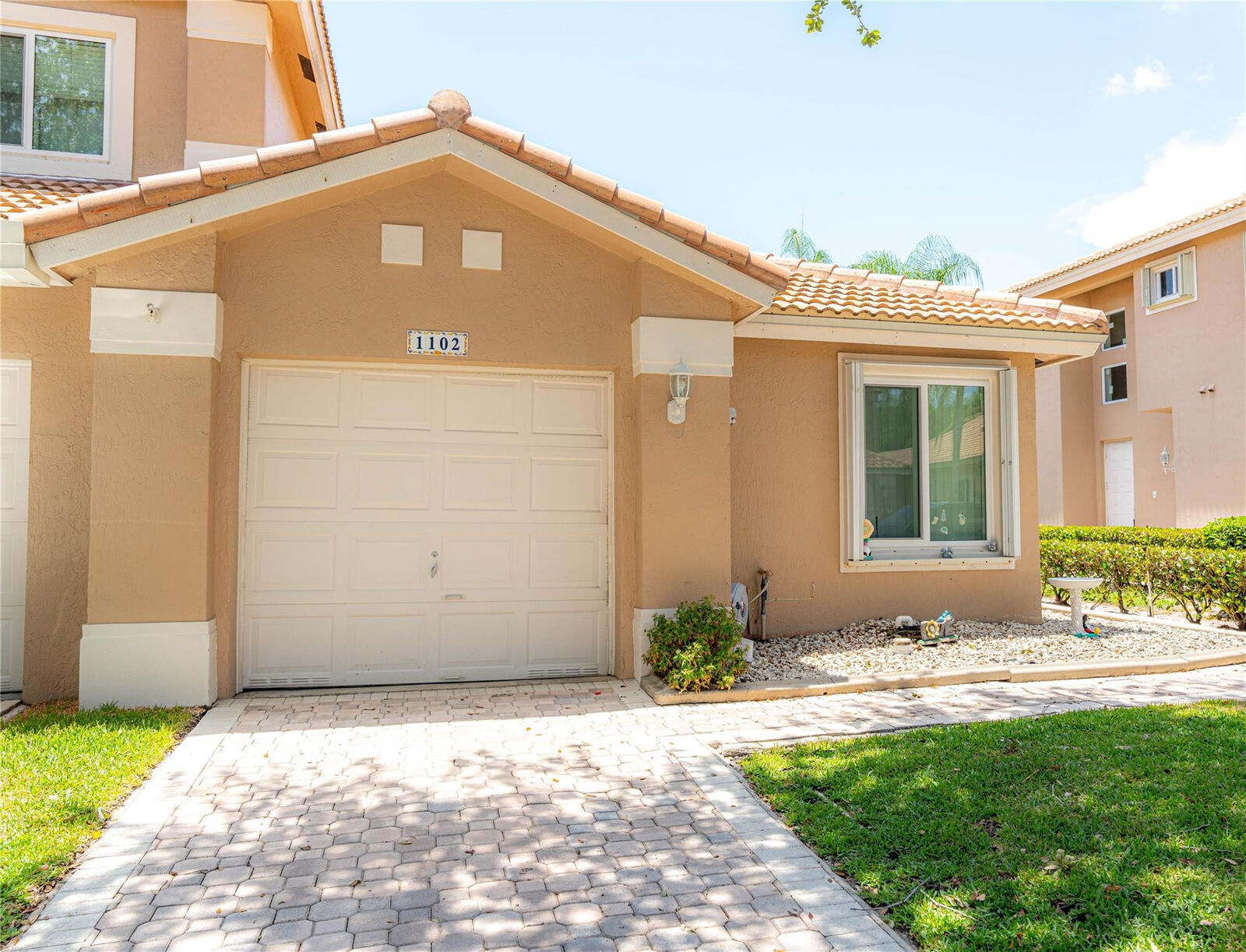 Property Photo: 1102 SW 158th Avenue FL 33027