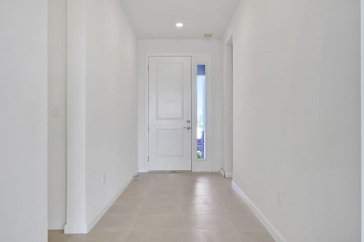 Property Photo:  10717 NW Suncrest Lp  FL 34987 
