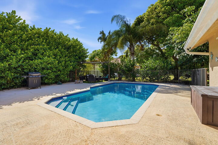 Property Photo:  9577 Majestic Way  FL 33437 