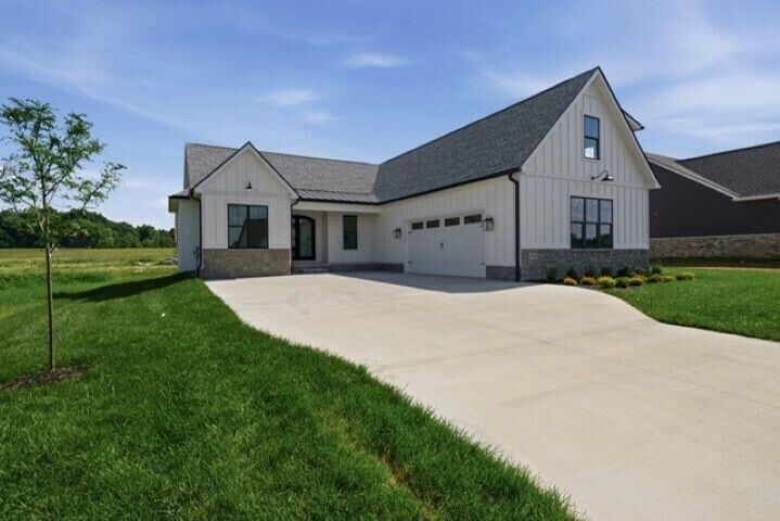 Property Photo:  1103 Paddlers Way  KY 42122 