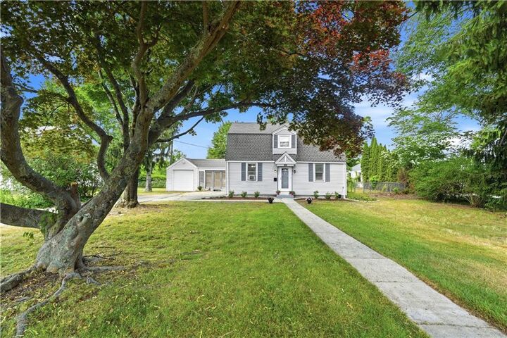 Property Photo:  512 Woonasquatucket Avenue  RI 02911 