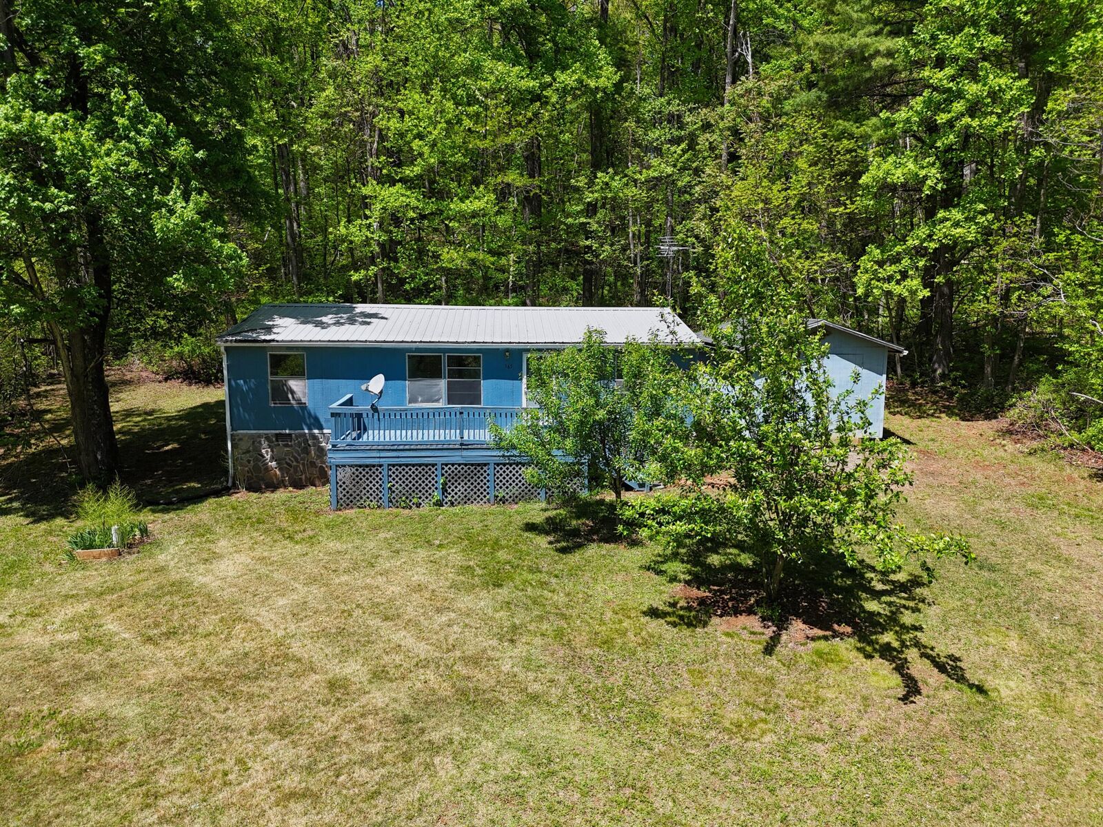 Property Photo: 165 Chestnut Ridge Dr SE VA 24079