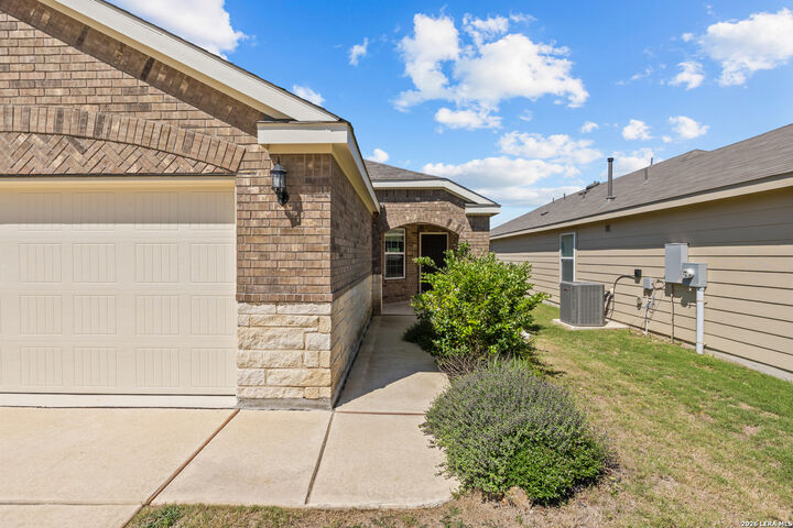Property Photo: 4823 Cropland Way TX 78253
