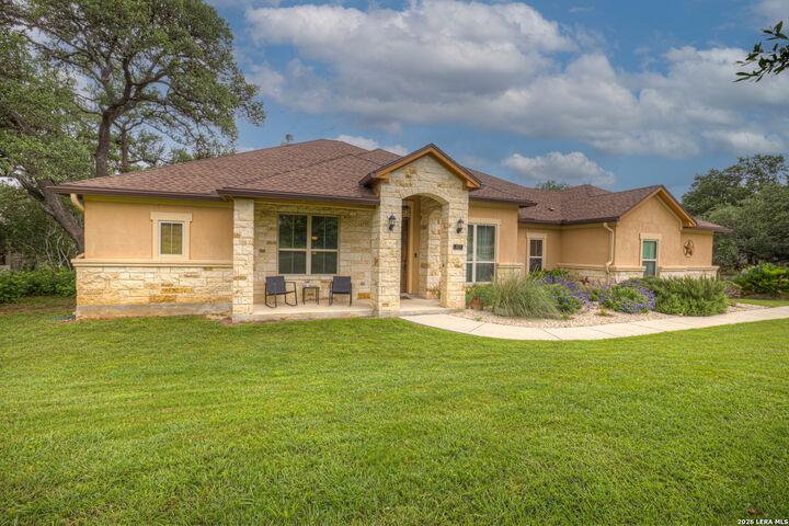 Property Photo:  1937 Hunters Cv  TX 78132 