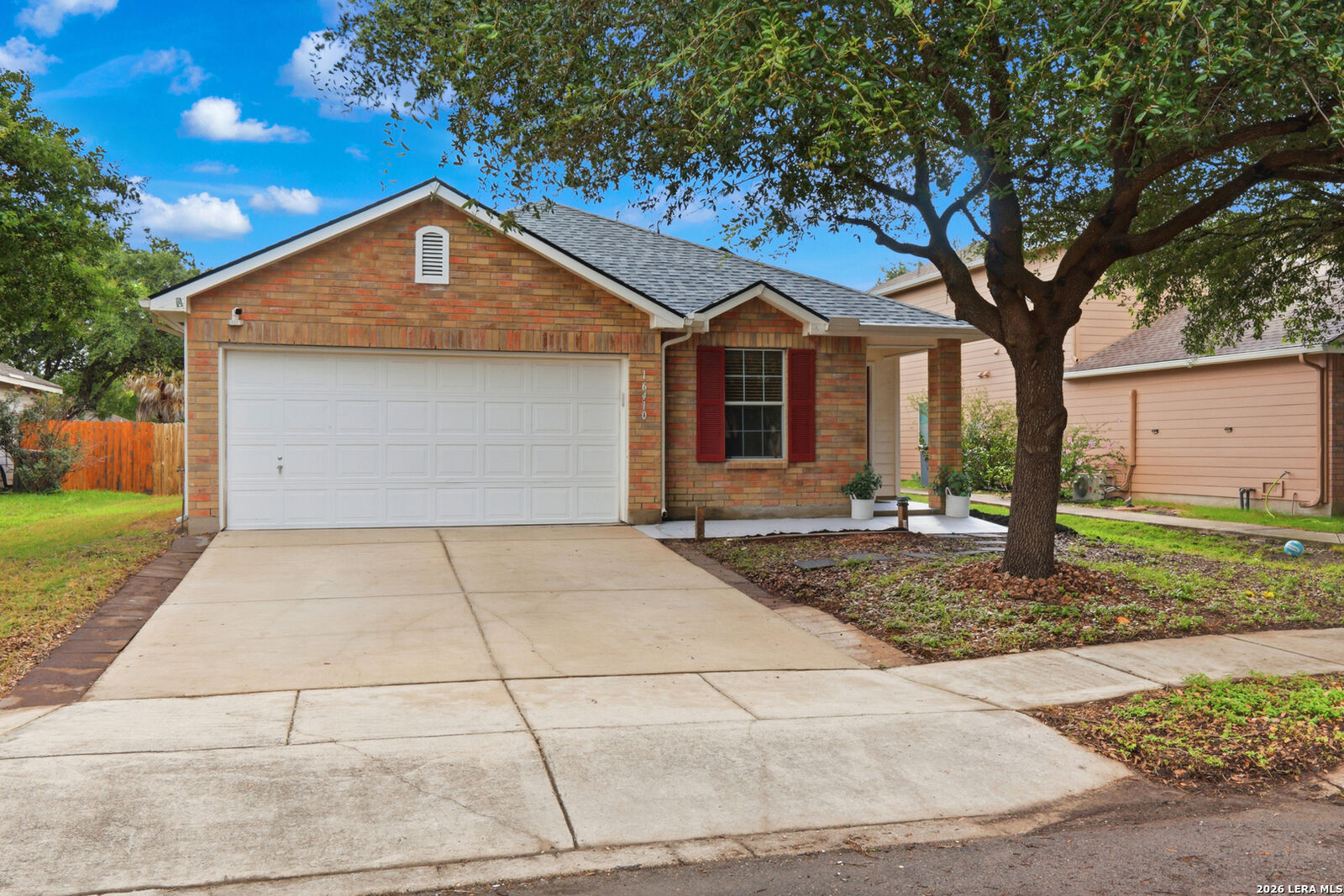 Property Photo:  16410 Kentucky Rdg  TX 78154 
