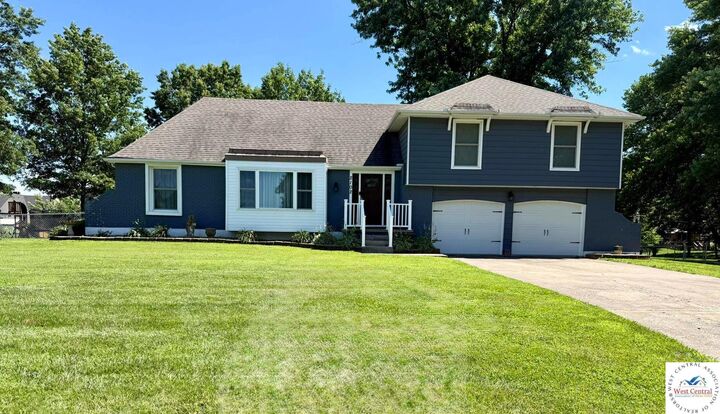 Property Photo:  2102 Arcadia  MO 64735 
